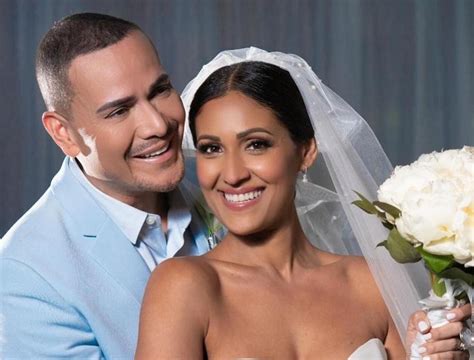 com Relationship Details Biographies Relationship Timeline Children Affairs Celebrity Biographies Victor Manuelle dated Roselyn Sanchez in the past, but they broke up on May 12, 1995. . Victor manuelle ex wife